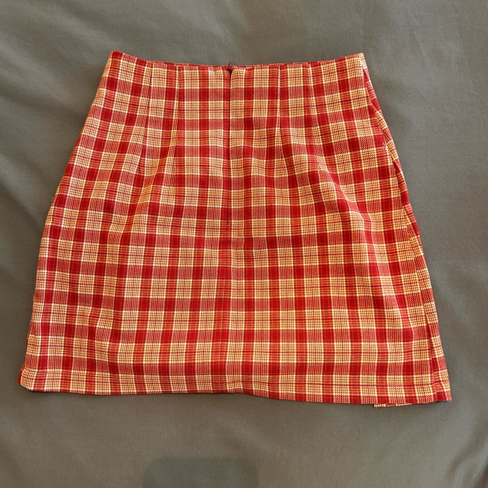 Brandy Melville Skirt - Picture 2 of 3